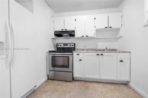 8-2661 Sw 11th St, Miami, FL, 33135 | Card Image