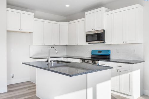 7581 Grapevine Ct, West Richland, WA, 99353-5586 | Card Image