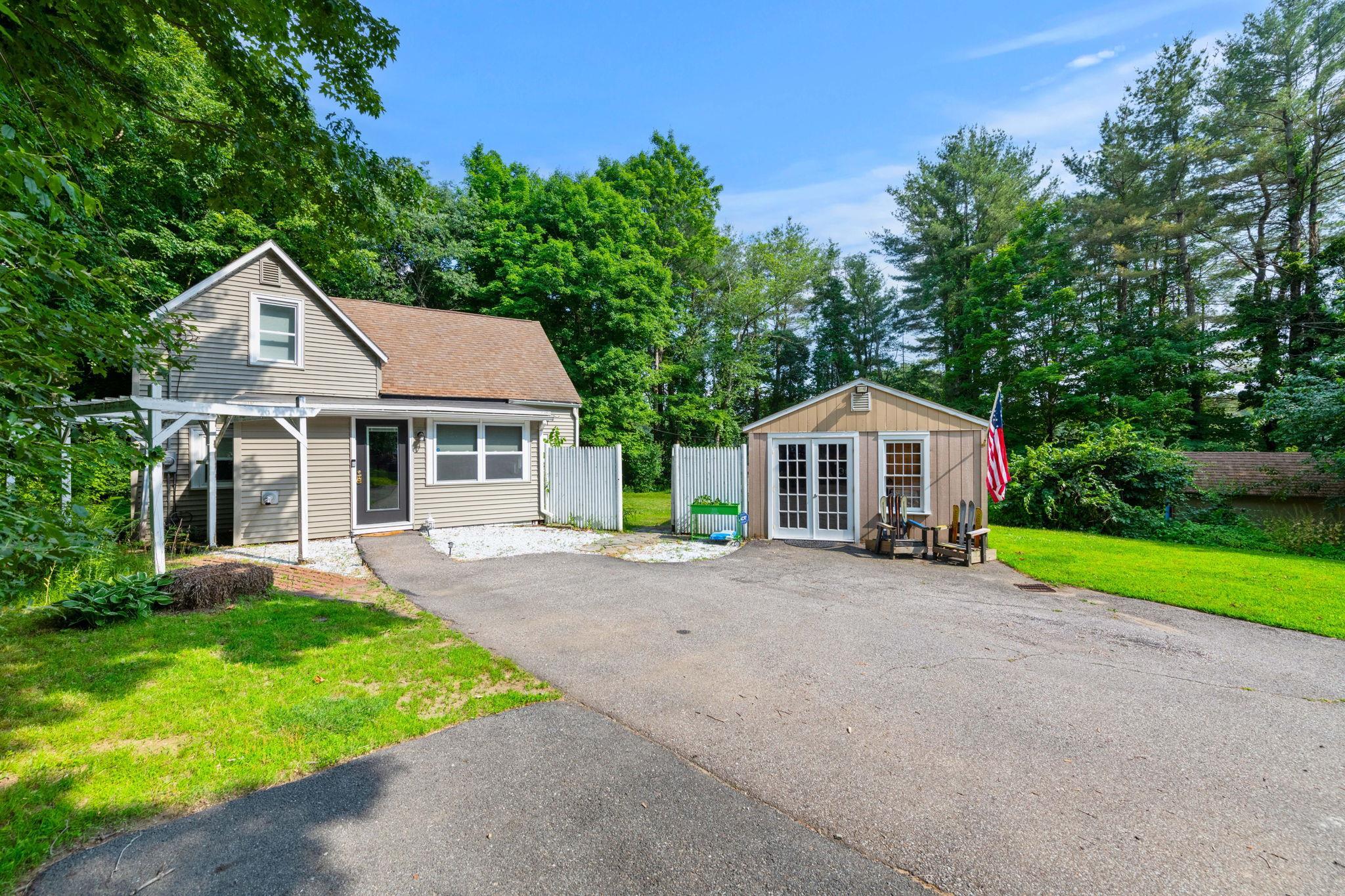 Newfields Rd, Exeter, NH 03833