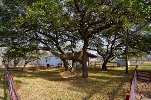 104 Longhorn Rd, Stockdale, TX, 78160-6112 | Card Image