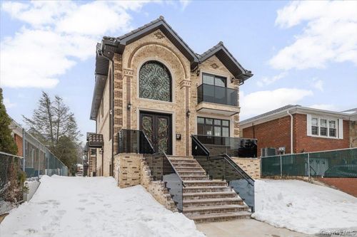 154-24 27th Ave, Flushing, NY, 11354-1522 | Card Image