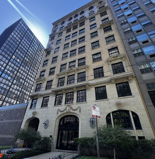1a2a-257 Delaware Pl, Chicago, IL, 60611-5722 | Card Image