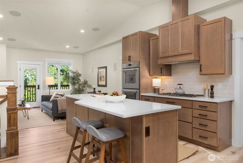 17765 25th Ave Ne, Shoreline, WA, 98155-5210 | Card Image