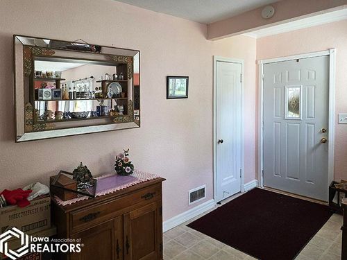 1208 Castle St, Ottumwa, IA, 52501-1902 | Card Image