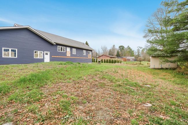 27 Leisure Crt, House other with 3 bedrooms, 1 bathrooms and 4 parking in Coldwater ON | Image 18