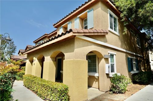 25798 Iris Ave, Moreno Valley, CA, 92551-2973 | Card Image