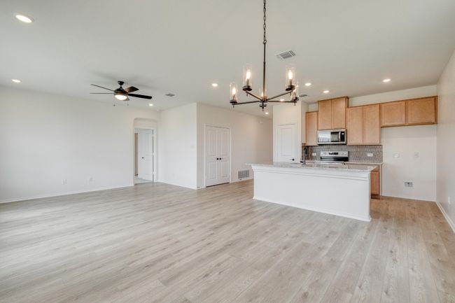 15101 Onager Pass, House other with 3 bedrooms, 2 bathrooms and 2 parking in Manor TX | Image 11