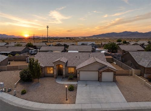4204 N Stampede Rd, Kingman, AZ, 86401-7469 | Card Image