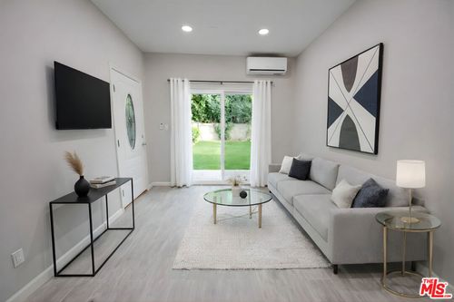 4424 Noble Ave, Sherman Oaks, CA, 91403-4056 | Card Image