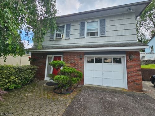 37 Pocohontas Path, Lincoln Park, NJ, 07035-2215 | Card Image