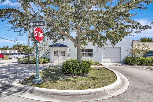 3496 Ne 12 Ter Terrace, Oakland Park, FL, 33334 | Card Image