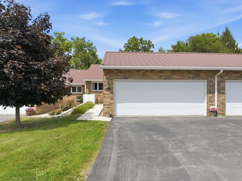 2015 Minnetonka Drive, Cedar Falls, IA, 50613 | Card Image