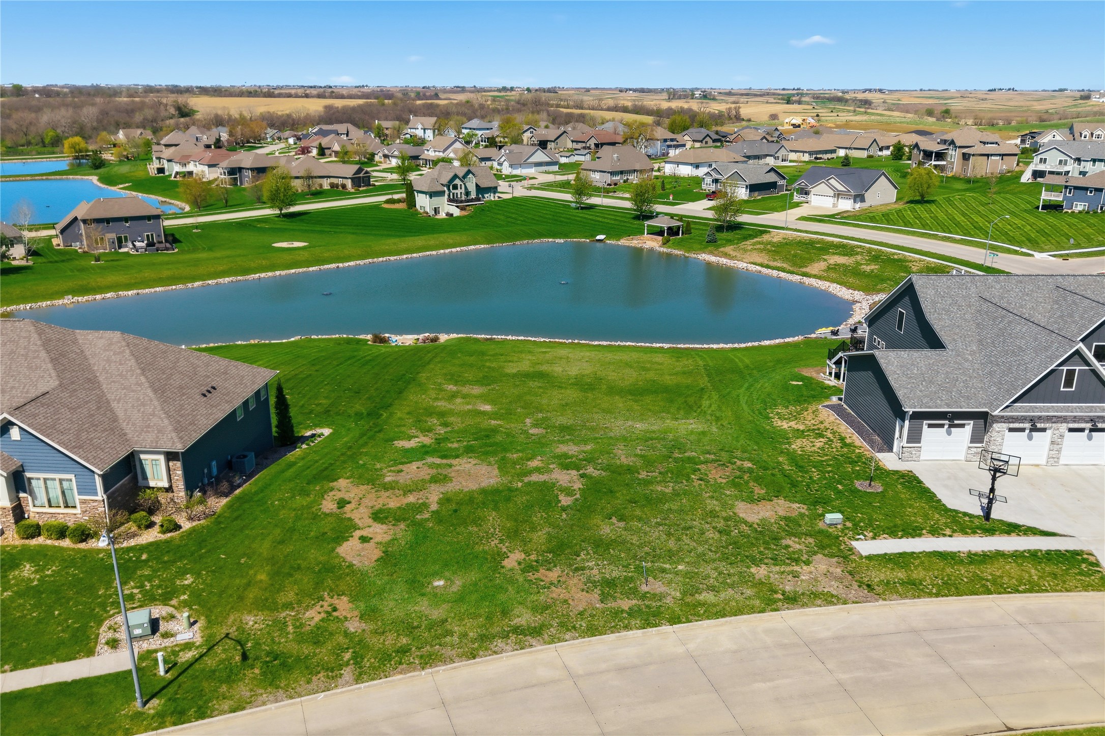 Land in Pella 3