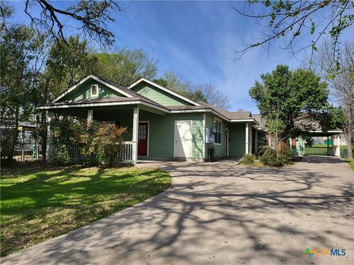 820 N Beal St, Belton, TX, 76513-2612 | Card Image