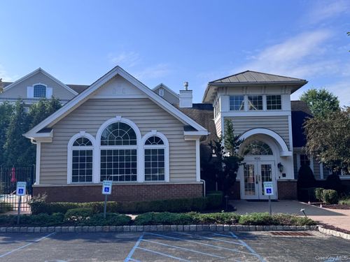 622 Regency Dr, Fishkill, NY, 12524-4940 | Card Image