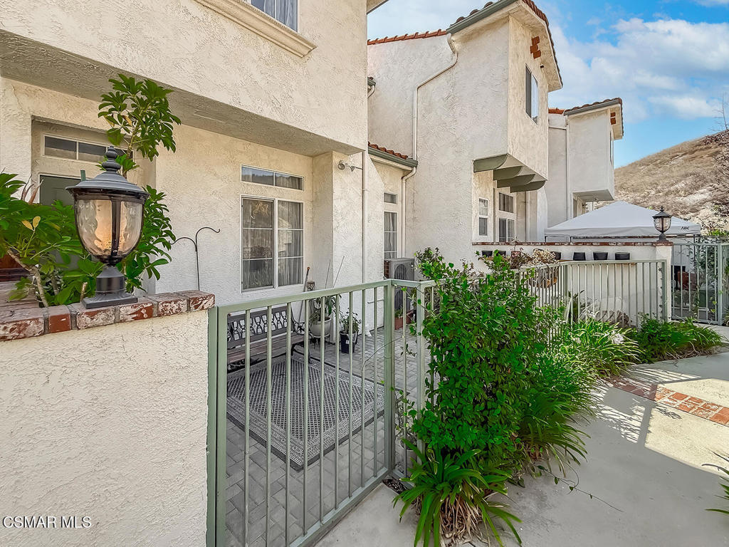Residential Lease in Thousand Oaks
