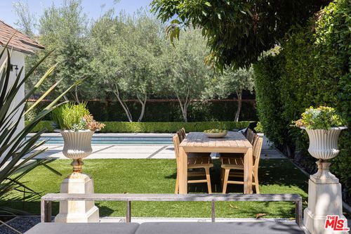 12044 Pacoima Ct, Studio City, CA, 91604-3728 | Card Image