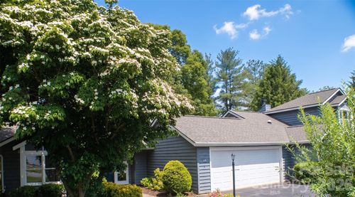 10 Laurel Place Dr, Asheville, NC, 28803-9574 | Card Image