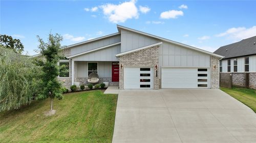 1511 Westridge Ln, Centerton, AR, 72719-7061 | Card Image