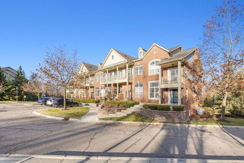 166 Club House Cir, Walled Lake, MI, 48390-3532 | Card Image