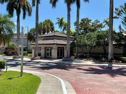 9846-9846 Nob Hill Ln, Sunrise, FL, 33351-4660 | Card Image