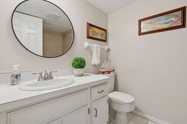 Full bathroom, lower level | Image 39