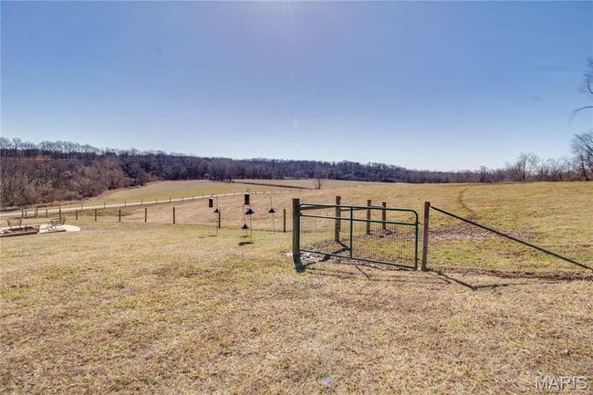 2445 Seiler Rd, House other with 3 bedrooms, 5 bathrooms and 2 parking in Alton IL | Image 59