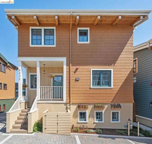 4432 Howe St, Oakland, CA, 94611-4216 | Card Image