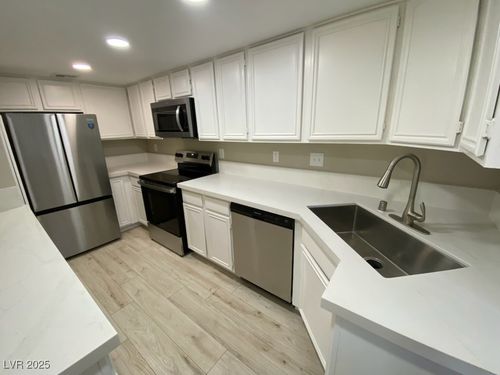 apt-213-101 Luna Way, Las Vegas, NV, 89145-0184 | Card Image