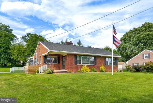 21 Blossom Hill Dr, LANCASTER, PA, 17601-3207 | Card Image