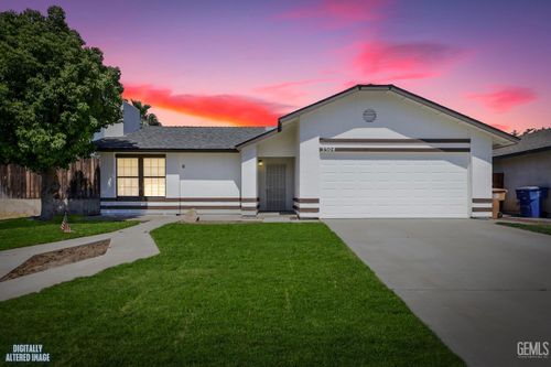 3504 Charlotte St, Bakersfield, CA, 93313-3668 | Card Image