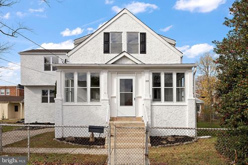 425 Broomall St, FOLSOM, PA, 19033-2404 | Card Image