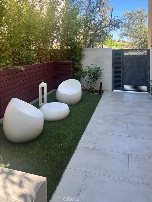 76 Bellatrix, Irvine, CA, 92618 | Card Image