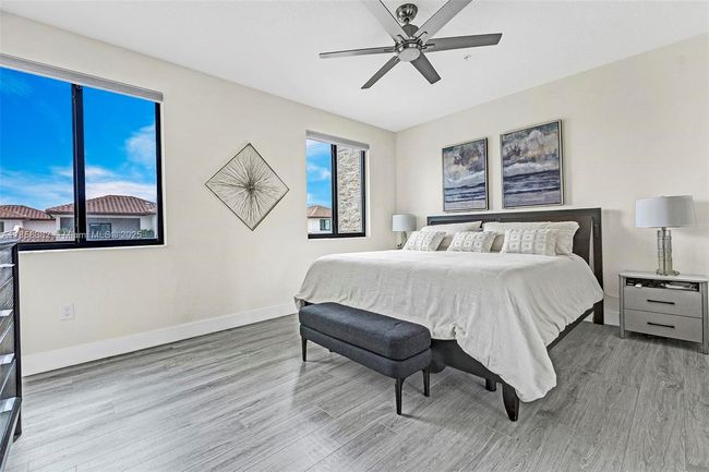 4690 Nw 84 Th Ave, Townhouse with 3 bedrooms, 5 bathrooms and null parking in Doral FL | Image 24
