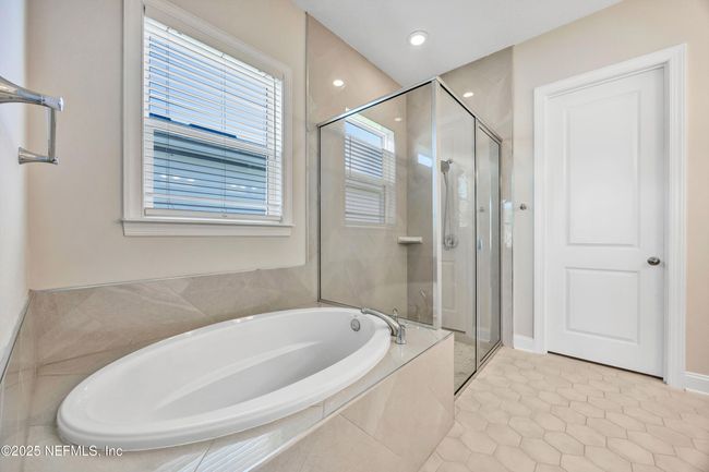 Primary Bathroom | Image 14
