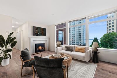 309 - 2271 Bellevue Ave, Condo with 2 bedrooms, 2 bathrooms and 2 parking in West Vancouver BC | Image 1