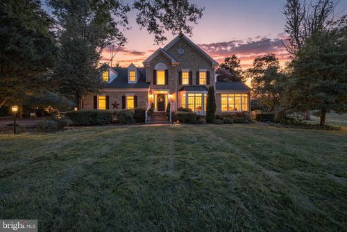 4280 Lawnvale Dr, Gainesville, VA, 20155-1100 | Card Image