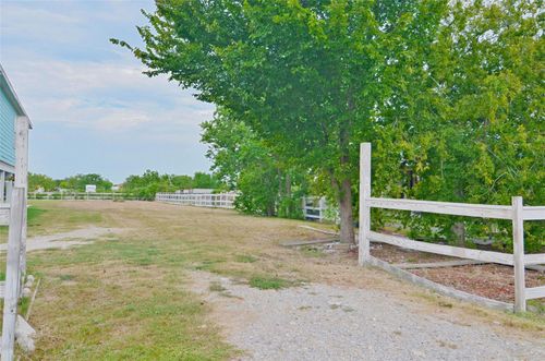 1003B 24th St, San Leon, TX, 77539 | Card Image
