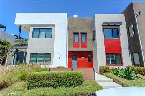 130 Waypoint, Tustin, CA, 92782-3757 | Card Image
