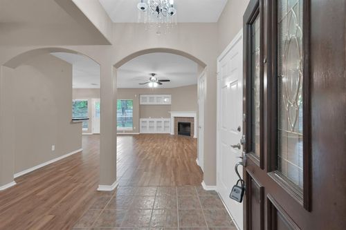 107 W Russet Grove Cir, The Woodlands, TX, 77384-3861 | Card Image
