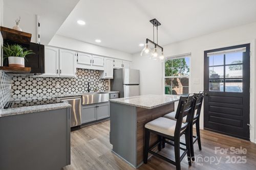 8838 Hunter Ridge Dr, Charlotte, NC, 28226-4686 | Card Image