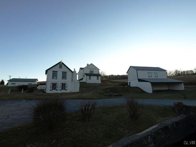 1214 Clearview Rd, Home with 4 bedrooms, 3 bathrooms and null parking in Coplay PA | Image 4