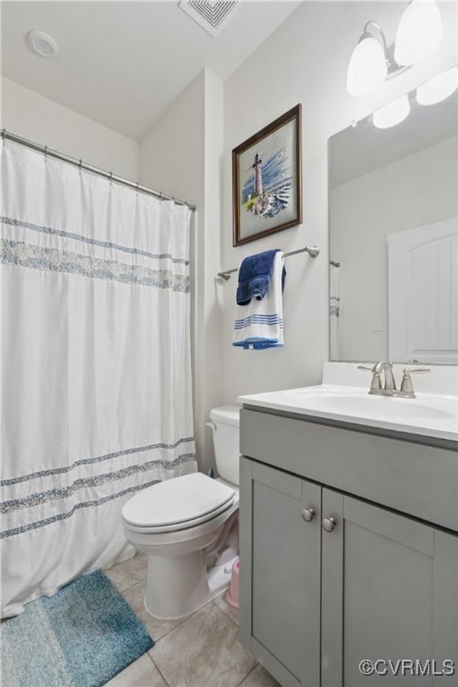 Full bath with modern fixtures | Image 15