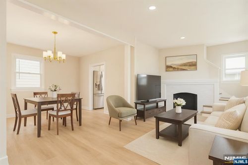 800 Grand Ave, Leonia, NJ, 07605-2106 | Card Image