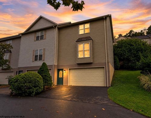 10 Clear Spring Dr, Morgantown, WV, 26508-3201 | Card Image
