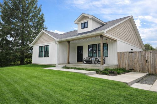 18243 State Route 13, Glouster, OH, 45732-9720 | Card Image