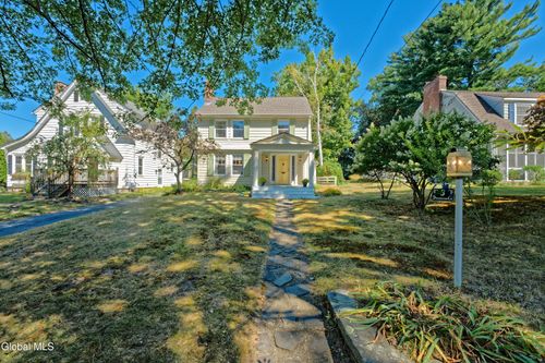 3 Seymour Ct, Troy, NY, 12180-4824 | Card Image