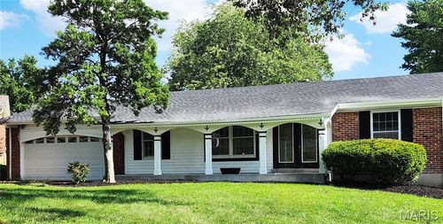 2 Silverbrook Dr, Black Jack, MO, 63033-4232 | Card Image