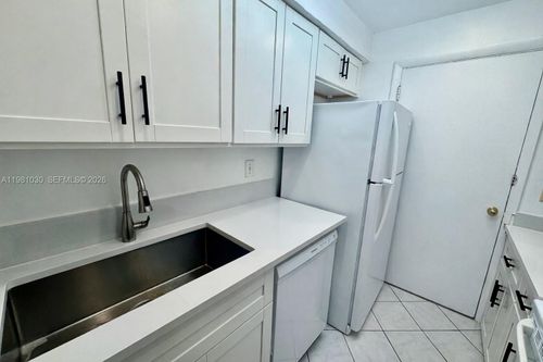 apt-118-1431 S 14th Ave, Hollywood, FL, 33020-6579 | Card Image