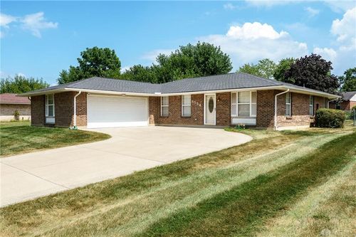 8554 Schoolgate Dr, Dayton, OH, 45424-1102 | Card Image